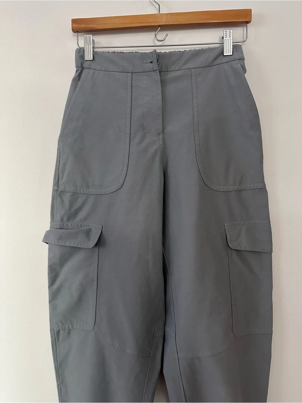 Lululemon Light Utilitech Cargo Pocket High-Rise Pant - blueish grey size 25 EUC